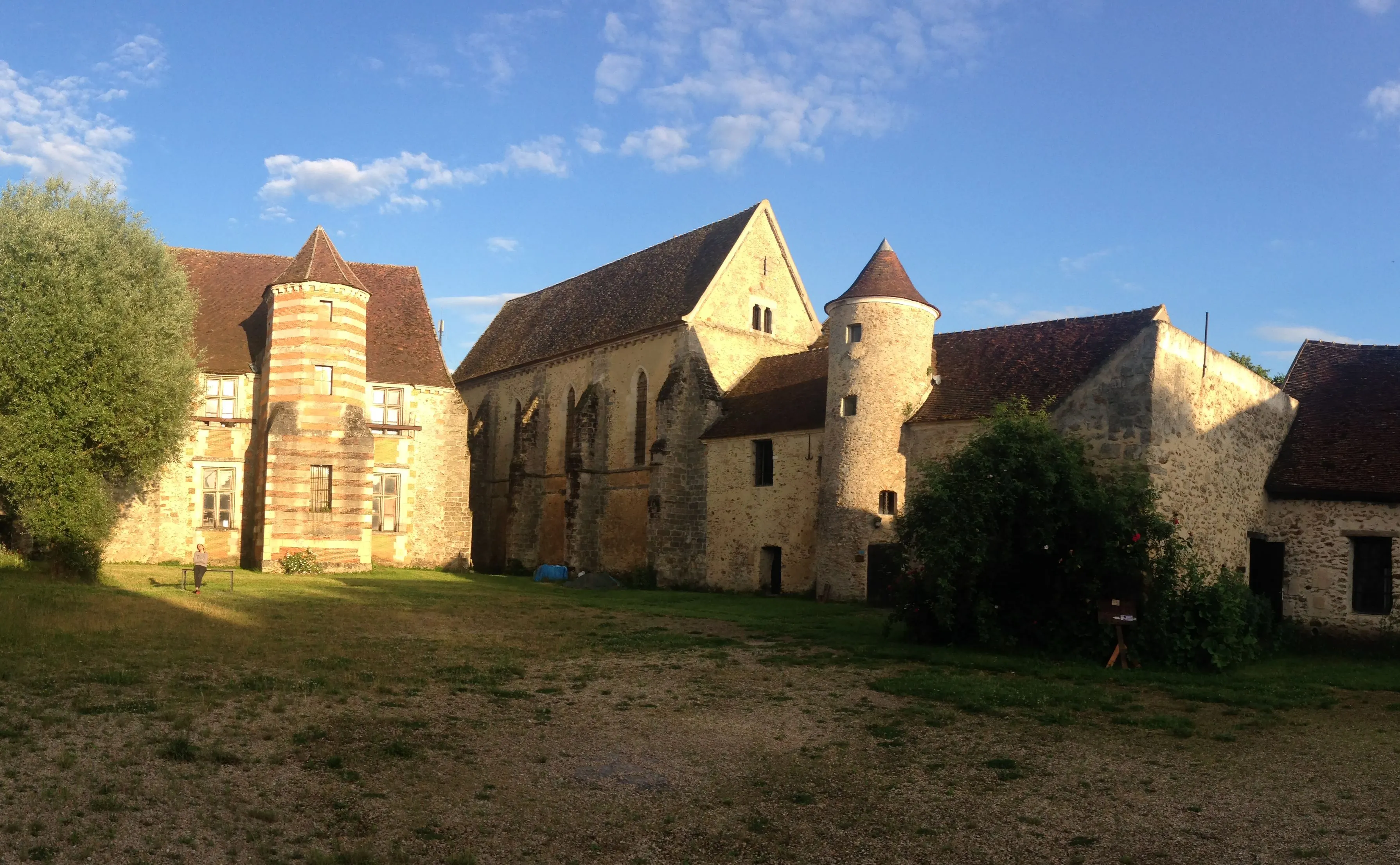 Église / chapelle — Journée Coup de main à la Commanderie des Templiers de Coulommiers, Coulommiers